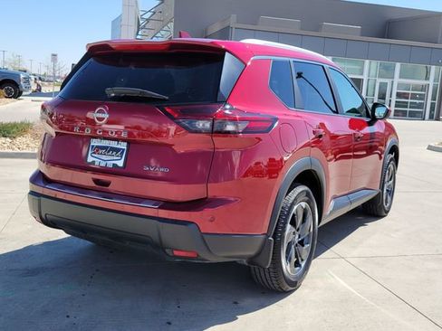 Used 2024 Nissan Rogue SV w/ SV Premium Package AWD/4WD image 3