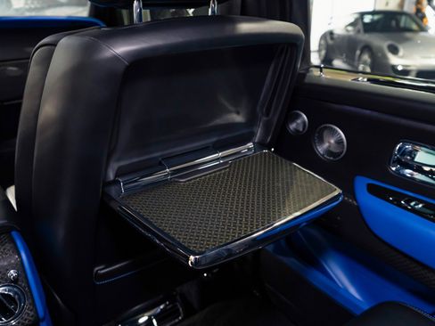 Used 2021 Rolls-Royce Cullinan Black Badge image 4