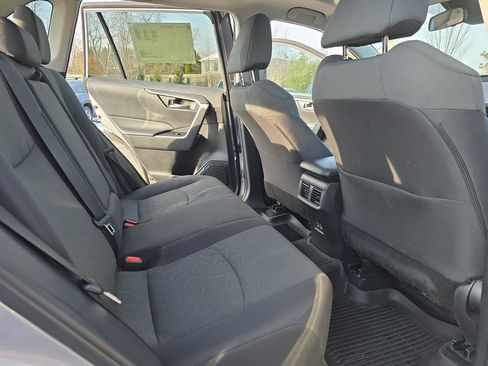 Used 2021 Toyota RAV4 XLE image 12