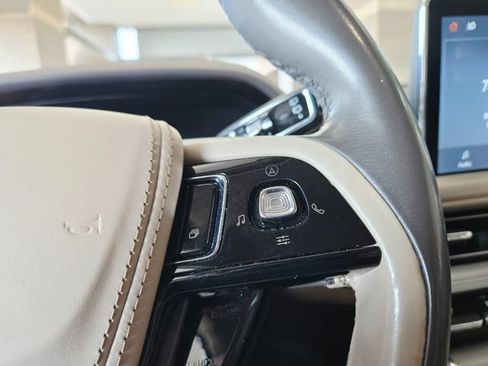 Used 2021 Lincoln Aviator 2WD image 22