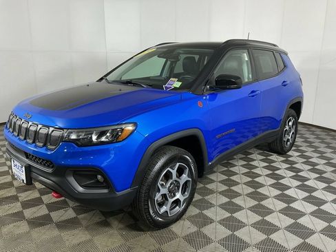 Used 2022 Jeep Compass Trailhawk w/ Sun and Sound Group AWD/4WD image 5