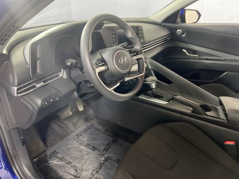 Used 2023 Hyundai Elantra SEL image 9