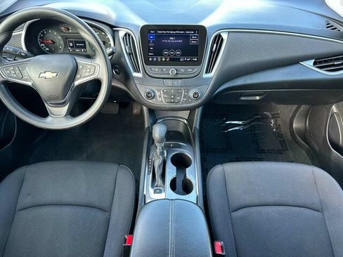 Used 2023 Chevrolet Malibu LT FWD image 16