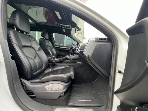 Used 2015 Porsche Cayenne S AWD/4WD image 18