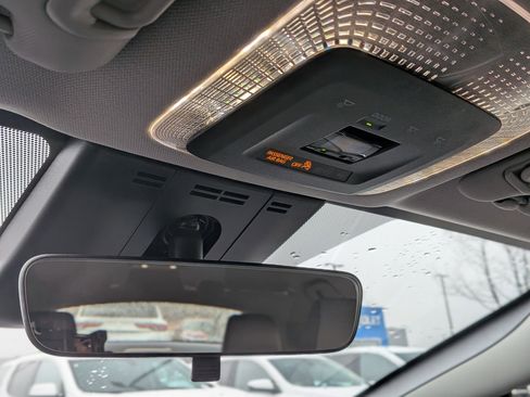 Used 2024 Toyota Prius LE image 31