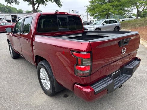 Used 2022 Nissan Frontier SV RWD image 5