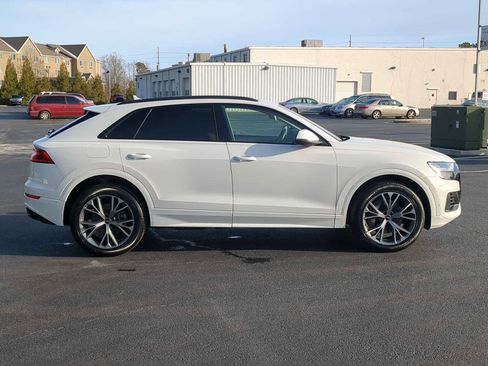 Used 2021 Audi Q8 Premium w/ Black Optic Package image 9