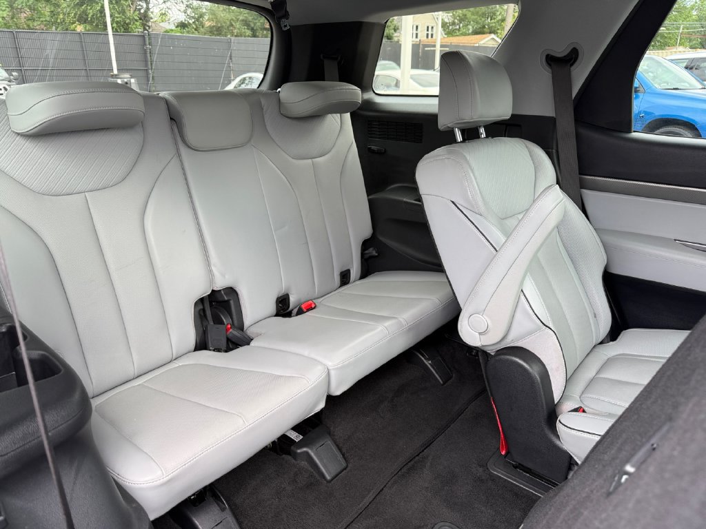 Used 2024 Hyundai Palisade SEL FWD image 25