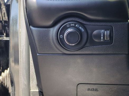 Used 2023 Dodge Durango SXT RWD image 23