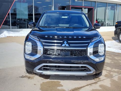 New 2026 Mitsubishi Outlander SE image 10