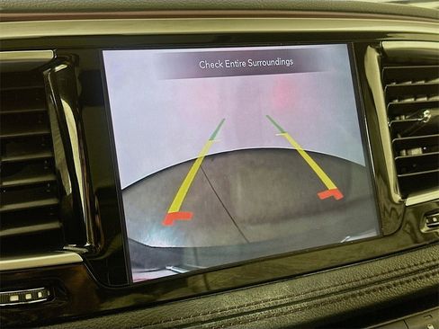 Used 2020 Chrysler Pacifica Limited w/ Tire & Wheel Group image 14