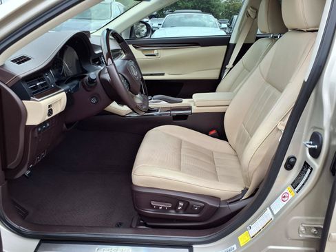 Used 2017 Lexus ES 350 w/ Luxury Package FWD image 18