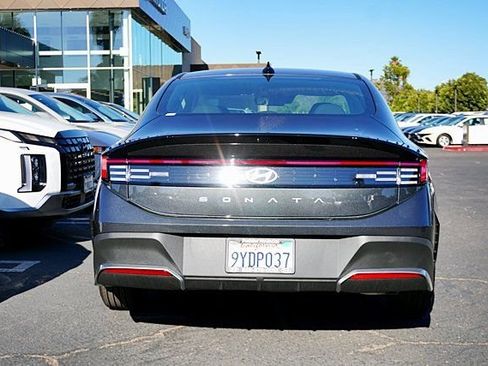 Used 2026 Hyundai Sonata SE FWD image 9