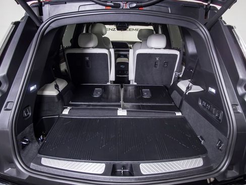 Used 2027 Cadillac Vistiq Sport w/ LPO, Floor Liner Package AWD/4WD image 9