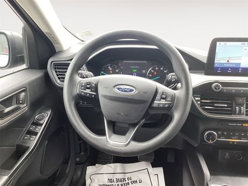 Used 2022 Ford Escape SE image 12