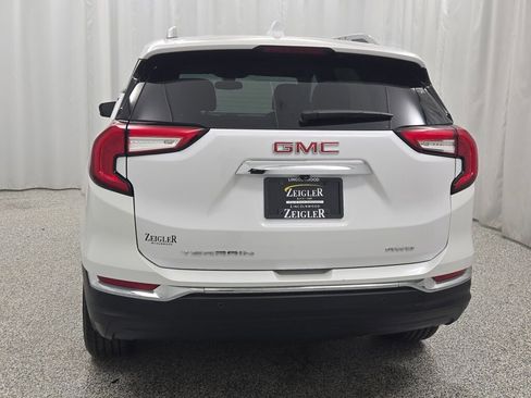 Used 2024 GMC Terrain SLT w/ Infotainment Package II image 14