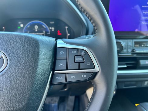 Used 2026 Toyota Grand Highlander XLE image 13