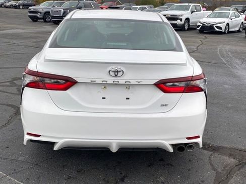 Used 2023 Toyota Camry SE image 5