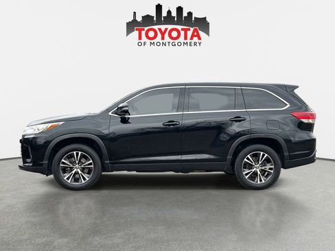 Used 2019 Toyota Highlander LE image 6