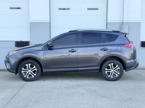 Used 2018 Toyota RAV4 LE w/ All Weather Liner Package AWD/4WD image 2