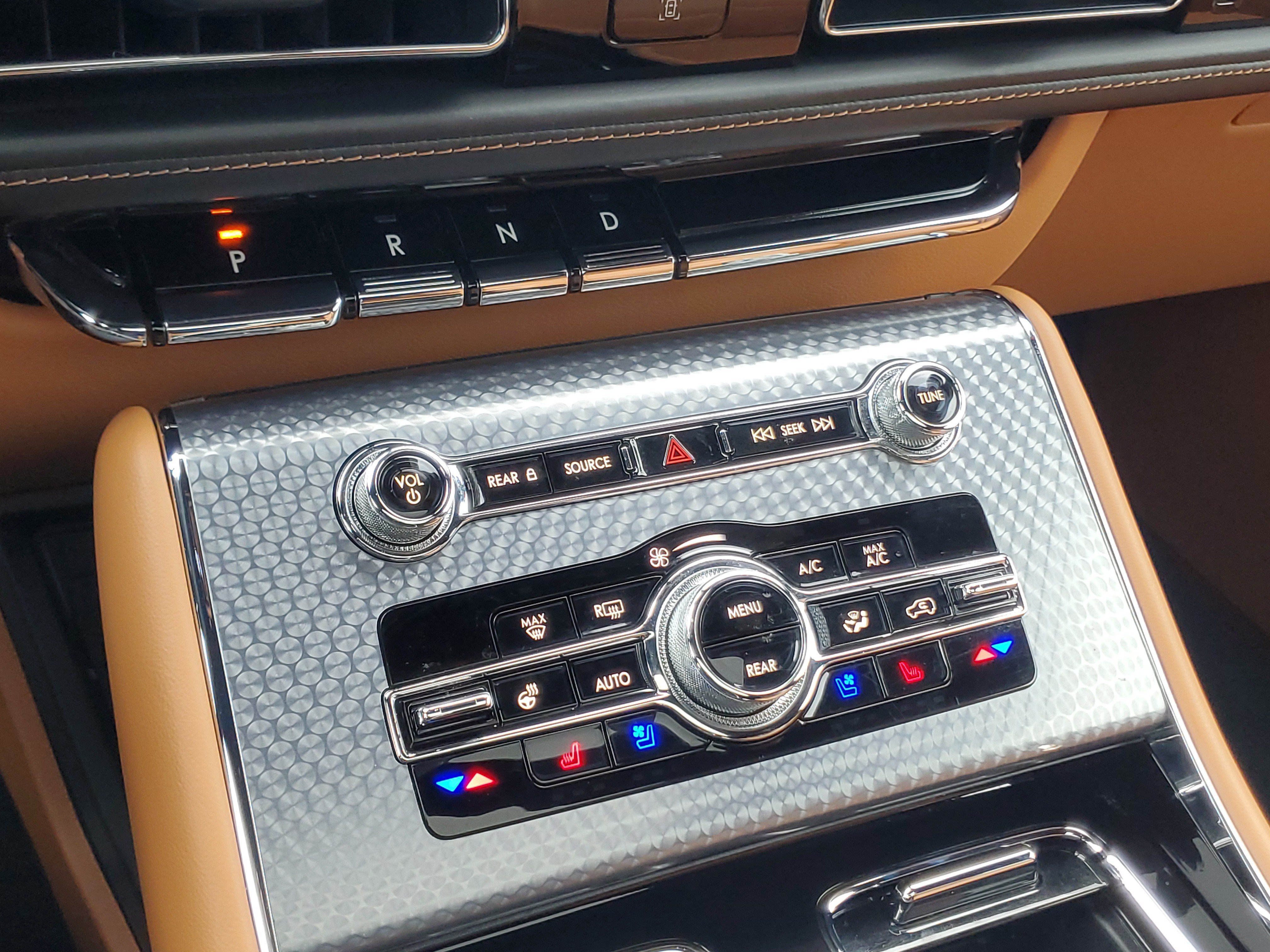 Certified 2023 Lincoln Aviator Black Label w/ Dynamic Handling Package AWD/4WD image 18