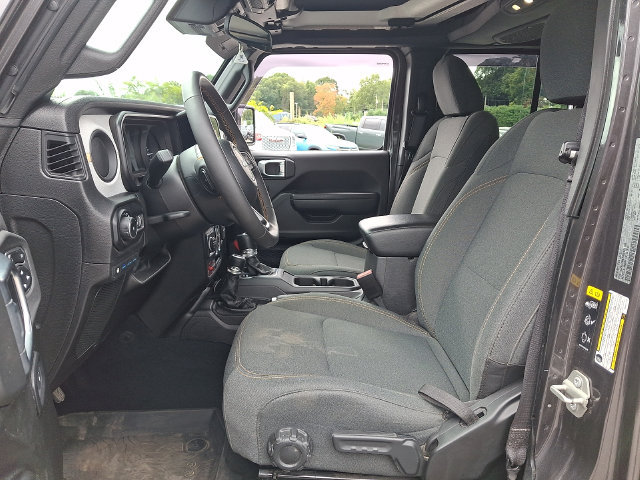 Used 2024 Jeep Wrangler Unlimited AWD/4WD image 2
