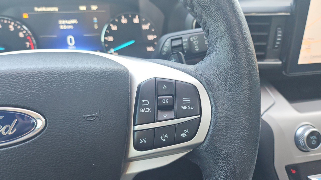 Used 2021 Ford Explorer XLT w/ Equipment Group 202A AWD/4WD image 18