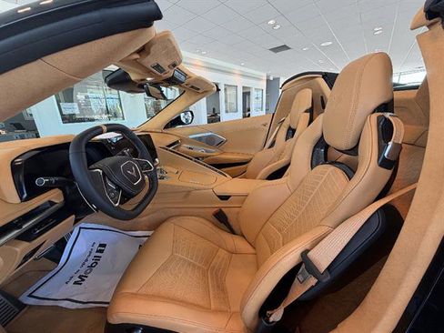 Used 2024 Chevrolet Corvette Stingray Premium Conv w/ Z51 Performance Package RWD image 15