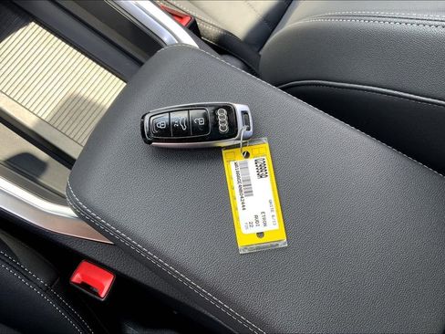 Used 2022 Audi e-tron Premium image 15