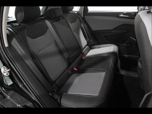 Certified 2024 Volkswagen Taos S AWD/4WD image 18