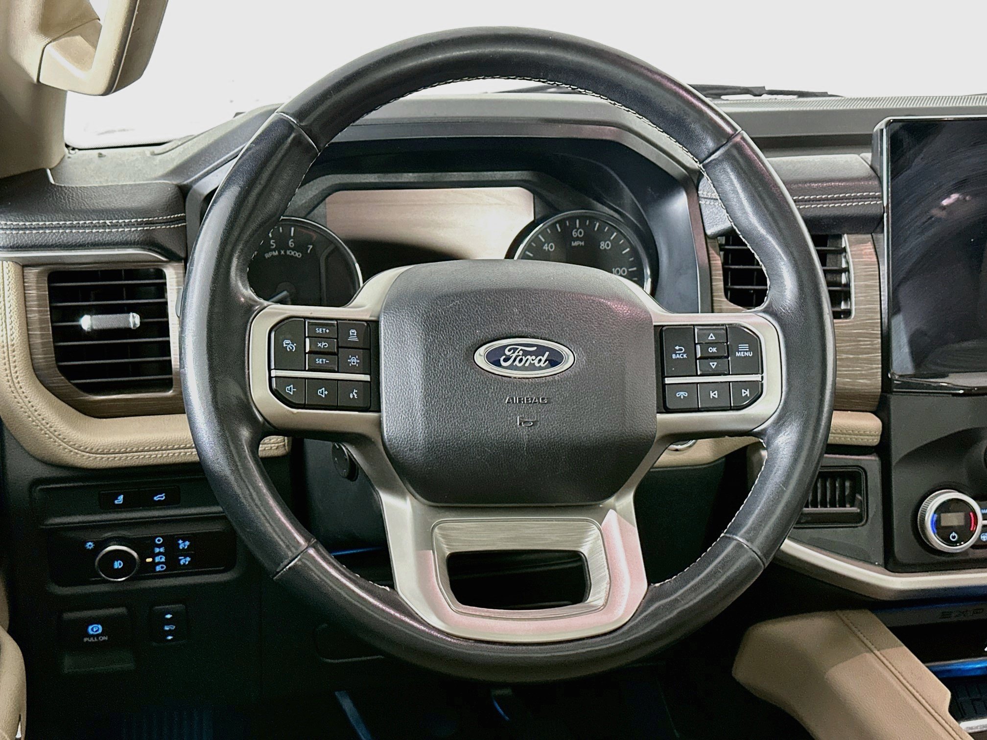 Used 2024 Ford Expedition Limited AWD/4WD image 18