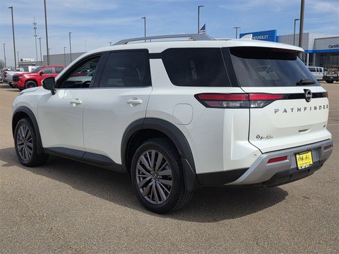 Used 2022 Nissan Pathfinder SL w/ SL Premium Package image 4