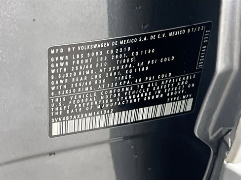 Used 2022 Volkswagen Tiguan SEL R-Line image 32