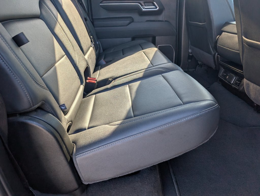 Used 2025 GMC Sierra 1500 SLT AWD/4WD image 4