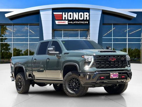 Used 2026 Chevrolet Silverado 2500 ZR2 AWD/4WD image 2
