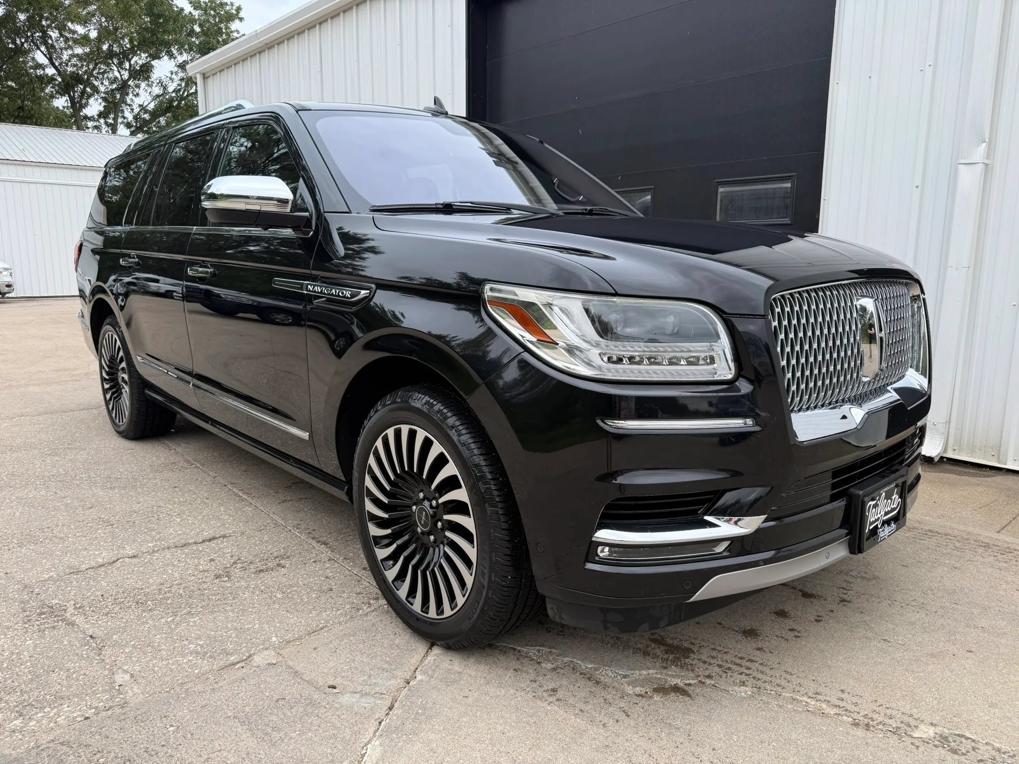 Used 2018 Lincoln Navigator L Black Label AWD/4WD image 2