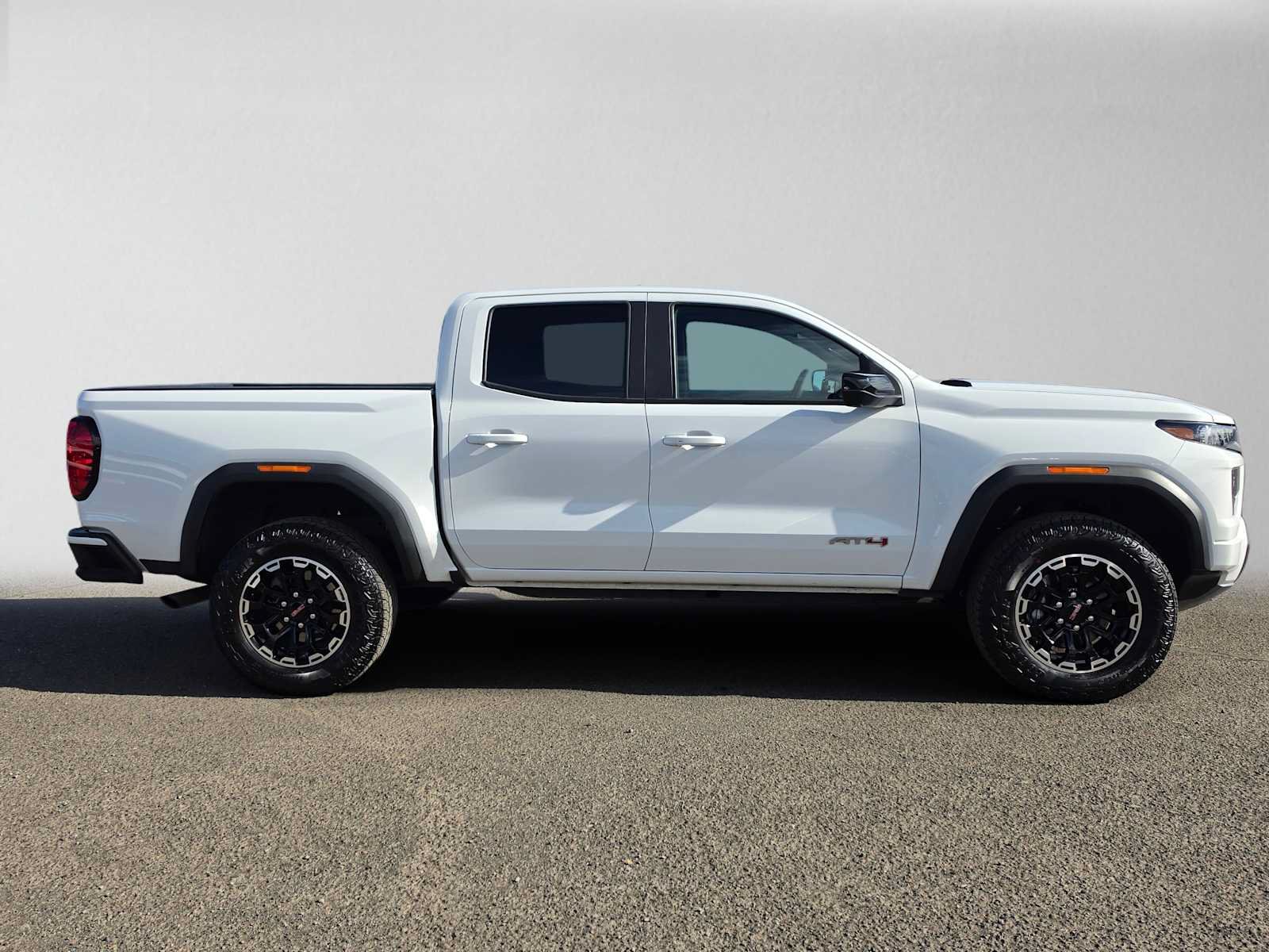 Used 2026 GMC Canyon AT4 w/ Technology Plus Package AWD/4WD image 2