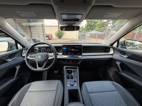 Used 2026 Volkswagen Tiguan SE AWD/4WD image 34