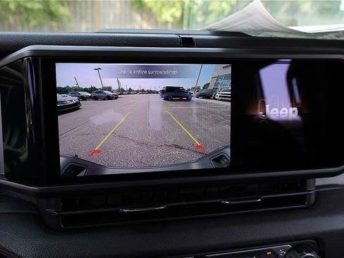 New 2025 Jeep Gladiator Sport image 19