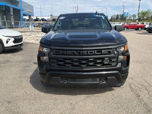 Used 2023 Chevrolet Silverado 1500 Custom w/ LPO, Dark Essentials Package AWD/4WD image 2