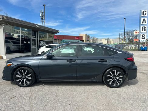 Used 2024 Honda Civic EX-L image 2