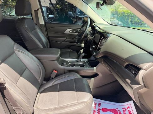 Used 2019 Chevrolet Traverse RS FWD image 15