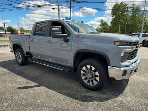 Used 2024 Chevrolet Silverado 2500 LT w/ All Star Edition AWD/4WD image 2