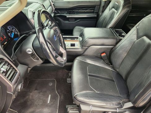 Used 2019 Ford Expedition Platinum RWD image 14