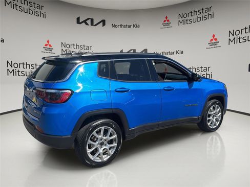 Used 2025 Jeep Compass Limited AWD/4WD image 6