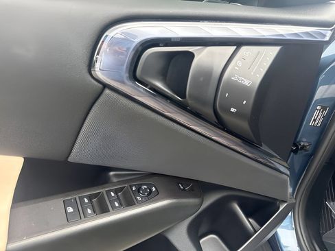 Used 2025 BMW X3 xDrive30i AWD/4WD image 19