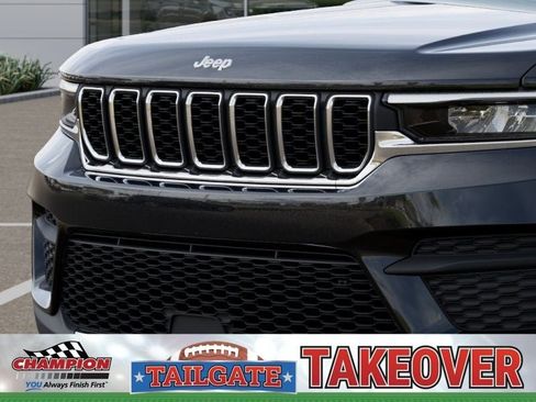 New 2026 Jeep Grand Cherokee Laredo AWD/4WD image 11