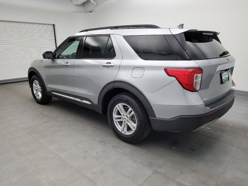 Used 2022 Ford Explorer XLT w/ Equipment Group 202A image 3