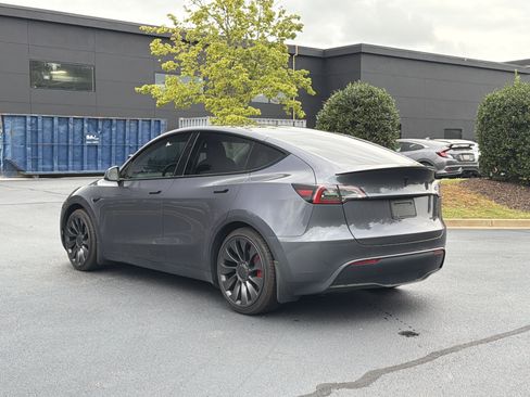 Used 2023 Tesla Model Y Long Range AWD/4WD image 12