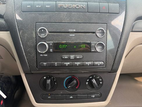 Used 2009 Ford Fusion SE FWD image 26